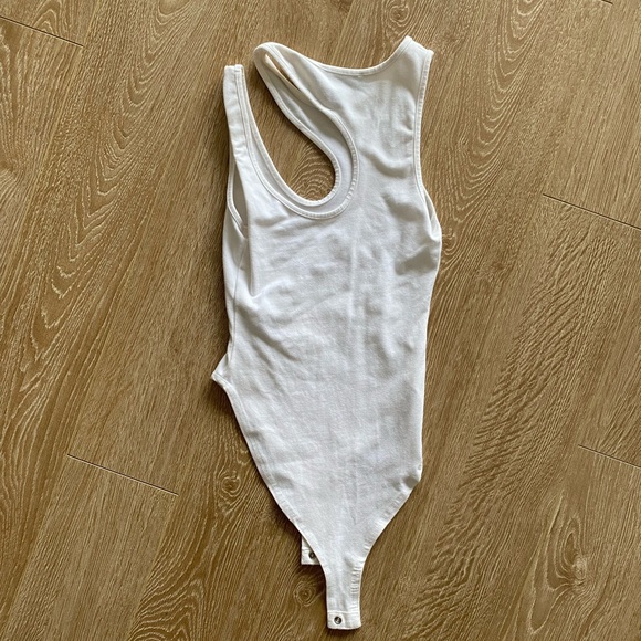 White Asymmetric Bodysuit - Picture 3 of 3